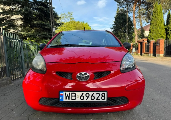 Toyota Aygo cena 9900 przebieg: 139000, rok produkcji 2006 z Warszawa małe 301